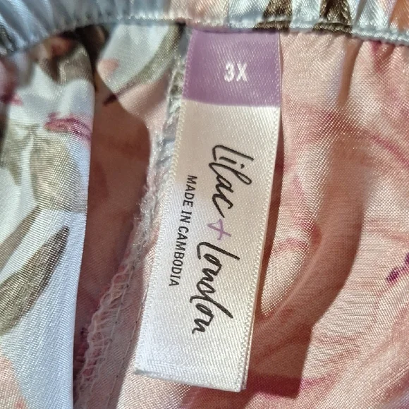 3 Piece Plus size Floral Satin Kimono Robe, Shirt and Shorts - Picture 9 of 10